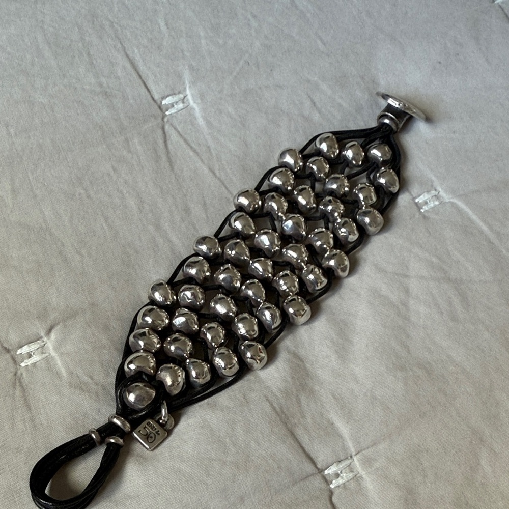 UNO de 50 silver bead and black leather bracelet - Picture 5 of 10